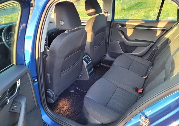 Skoda Octavia cena 78000 przebieg: 63000, rok produkcji 2018 z Rzeszów małe 46